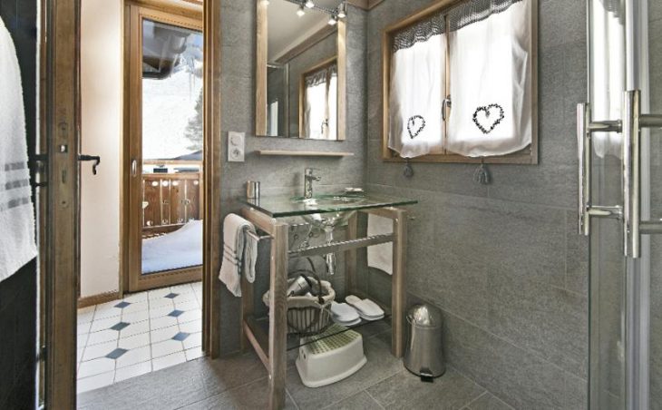 Chalet Nicole (Childcare), La Plagne 1800, Bathroom